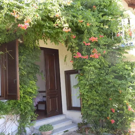 Cascina Bricchetto Langhe Villa