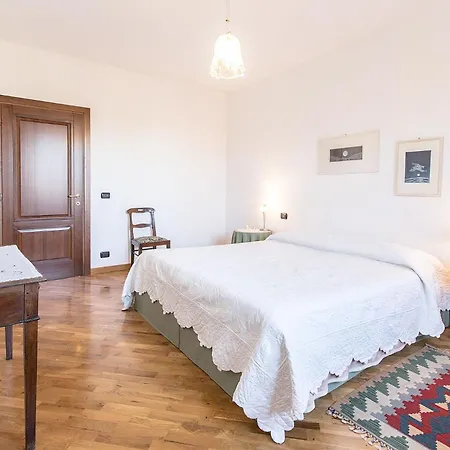 Cascina Bricchetto Langhe Villa